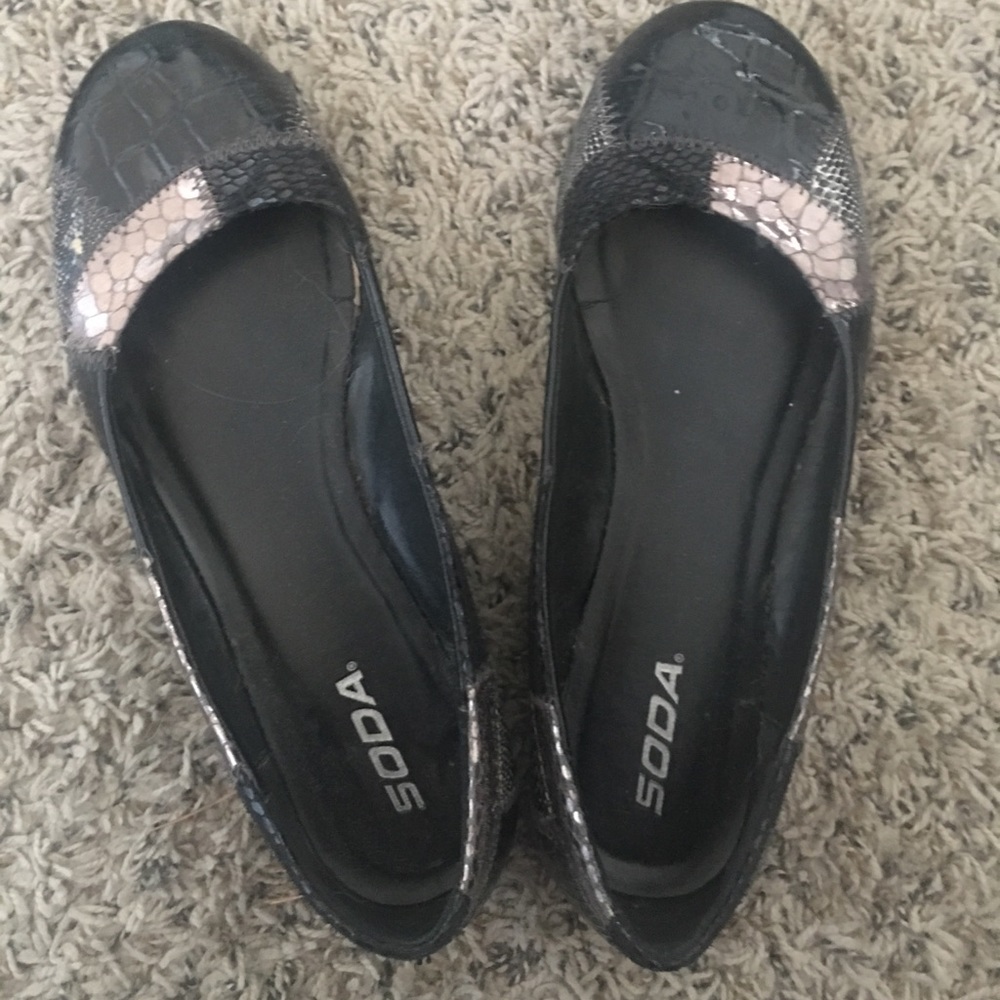 Soda ballet flats